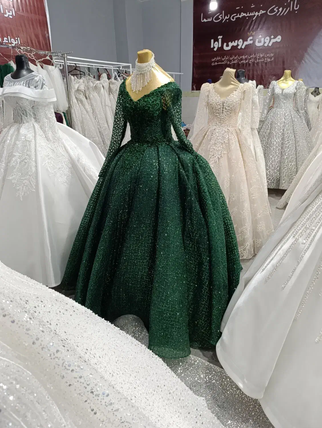 فروش لباس عروس زیر قیمت اجاره|لباس|ازنا, |دیوار