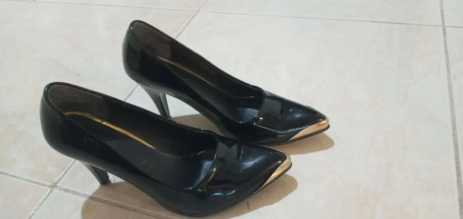 کفش مجلسی|کیف، کفش، کمربند|قم, چهار مردان|دیوار