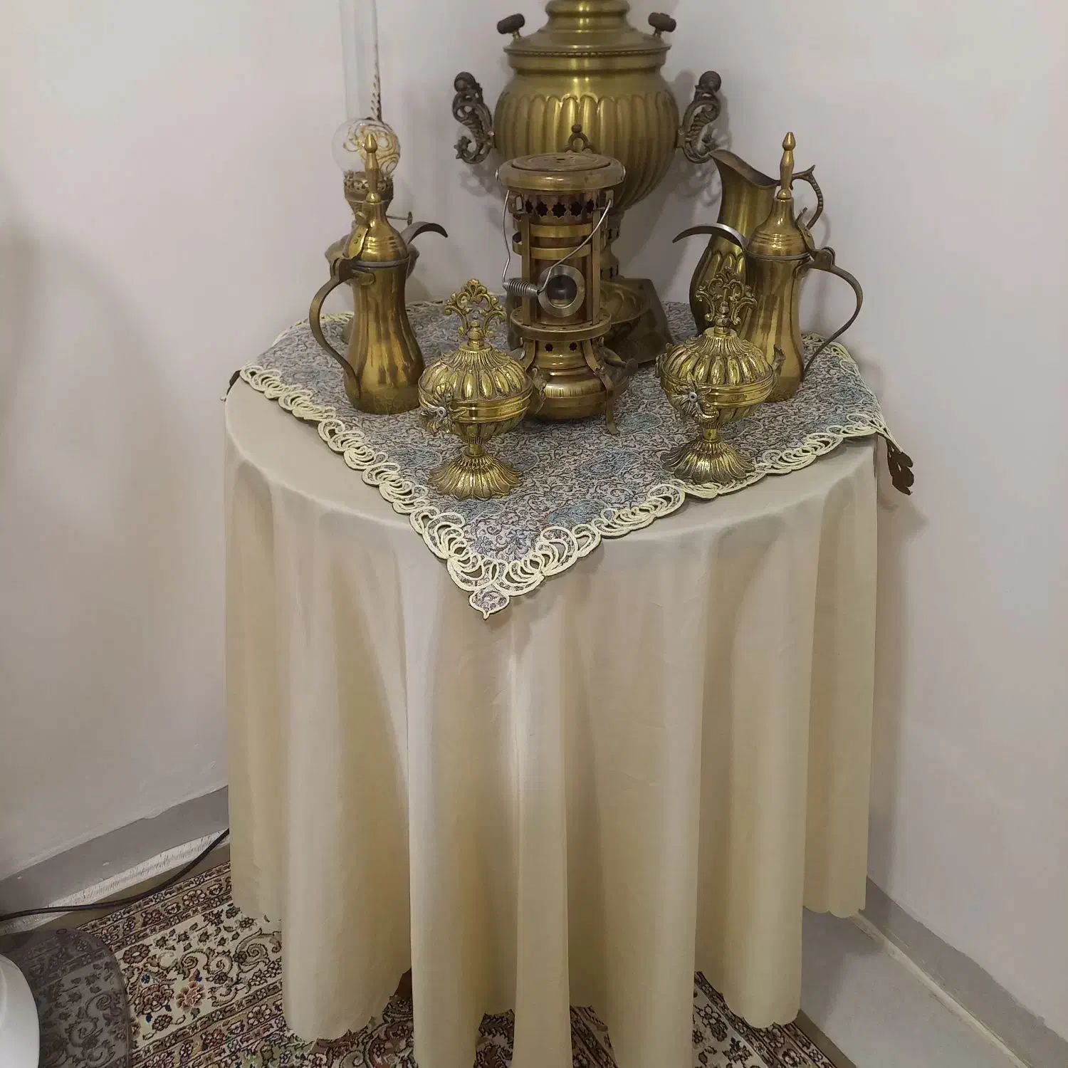 ست کامل سماوربرنجی بامیزخاطره|کلکسیون اشیاء عتیقه|اندیمشک, |دیوار