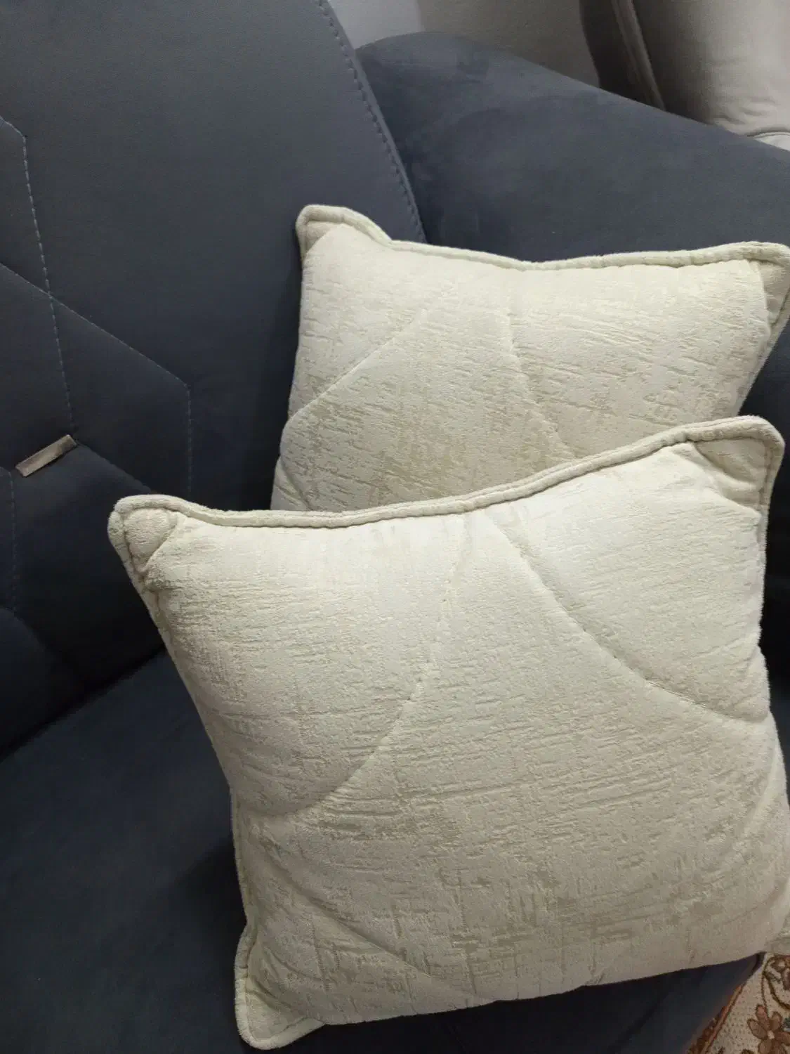 کوسن نو نو|مبلمان خانگی و میز عسلی|قم, قلعه کامکار|دیوار