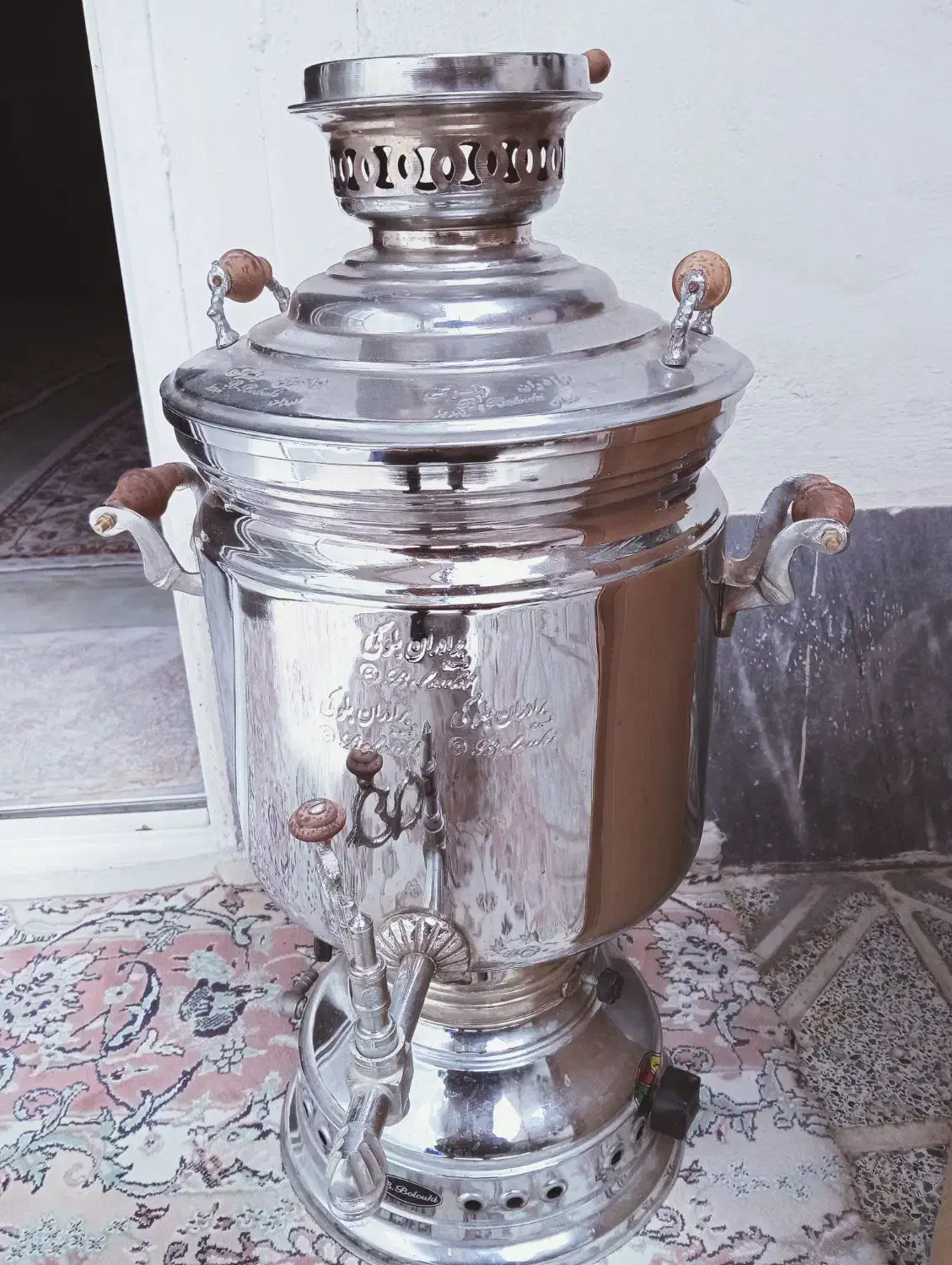 سماور ۲۰لیتری قدیمی جنس بدنه برنج آبکاری استیل|سماور، چای‌ساز، قهوه‌ساز|نسیم‌شهر, |دیوار
