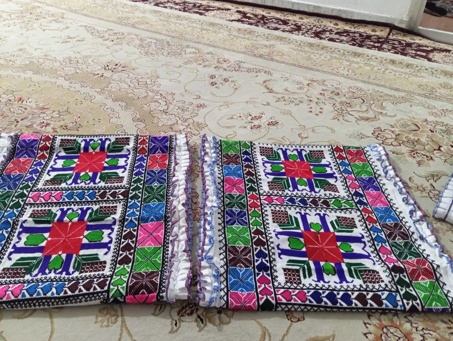 پوشتی کناره بلوچی|پشتی|گرگان, |دیوار