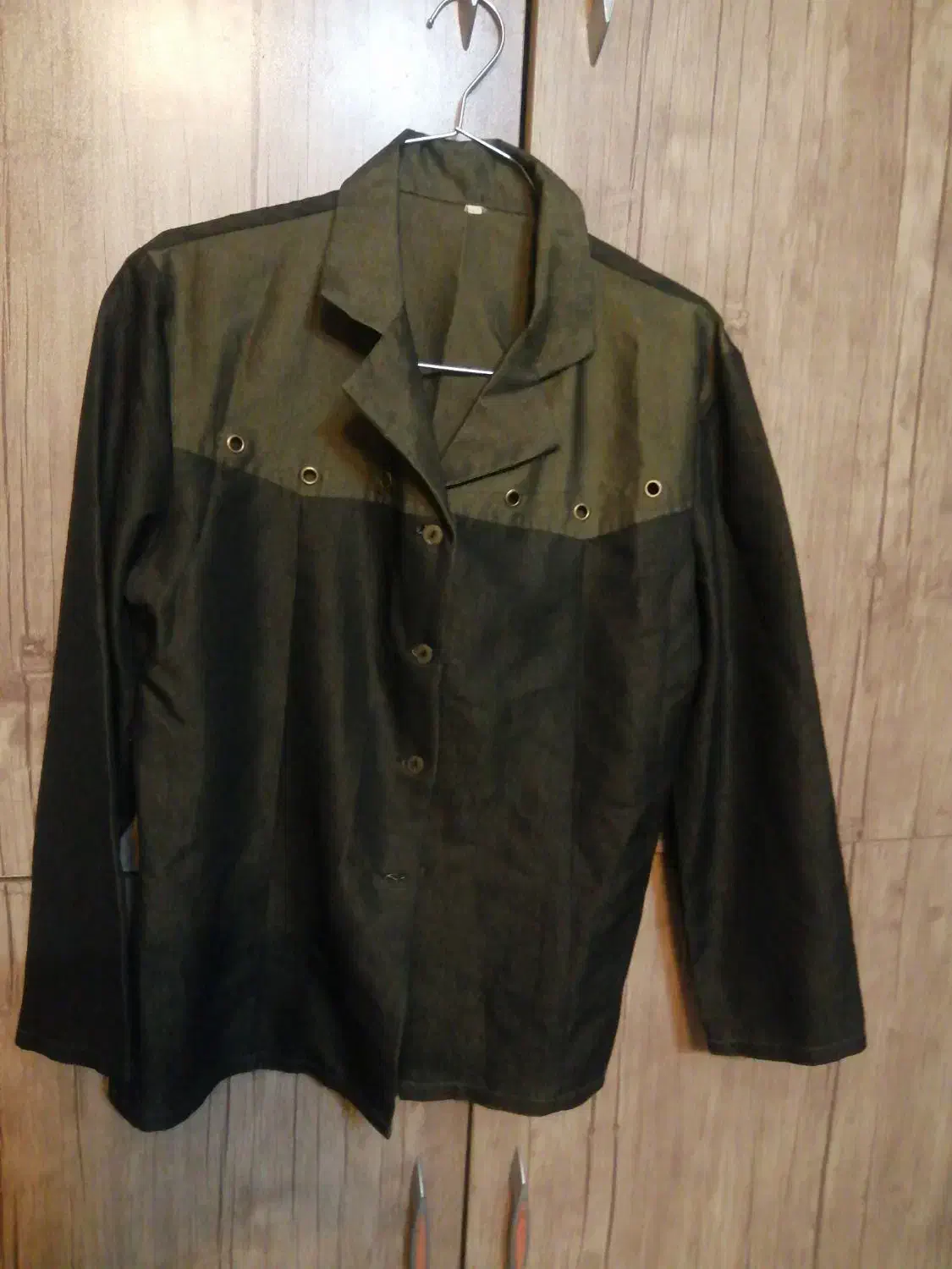 بلوز و دامن|لباس|اصفهان, رزمندگان|دیوار