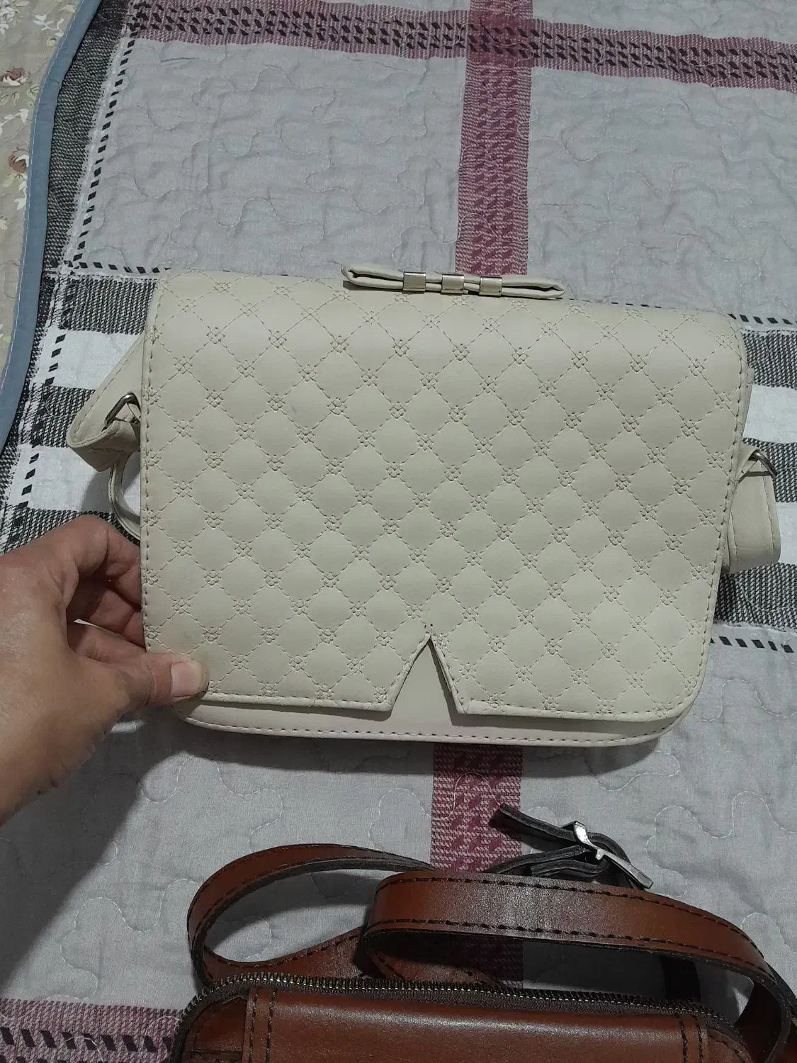 تعدادی کیف زنانه چرم ،معاوضه هم میکنم|کیف، کفش، کمربند|پرند, فاز ۲|دیوار