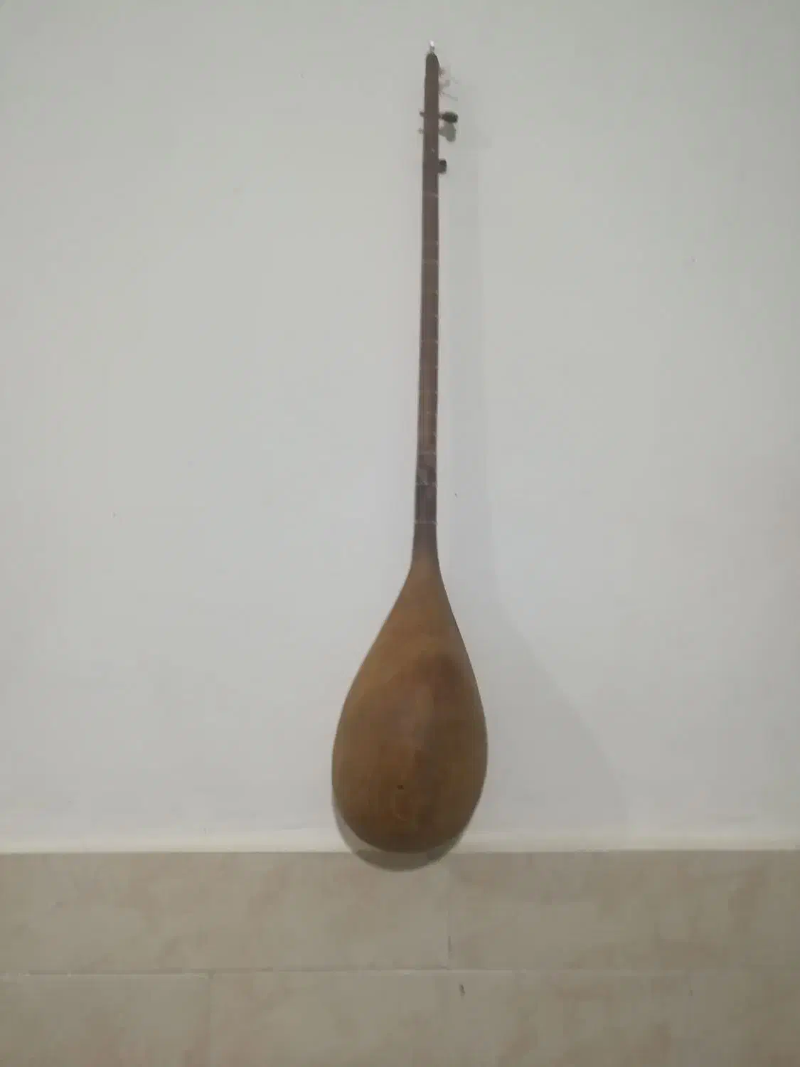 دوتار خوش صدا|سازهای سنتی|بجنورد, |دیوار