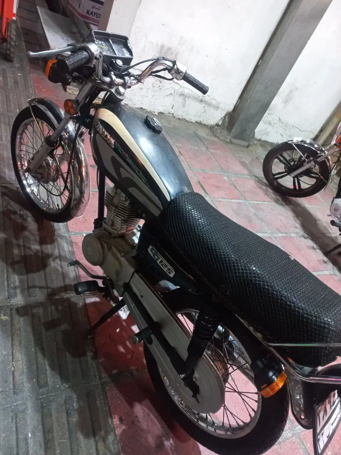 ۸۴ پلاک ملی تمیز وسالم|موتورسیکلت|قم, شاه ابراهیم|دیوار