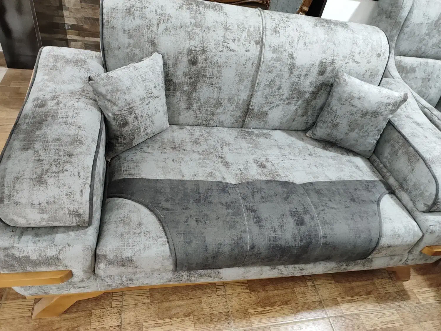 مبل راحتی کاملا نونو مناسب جهیزیه|مبلمان خانگی و میز عسلی|اصفهان, قائمیه|دیوار