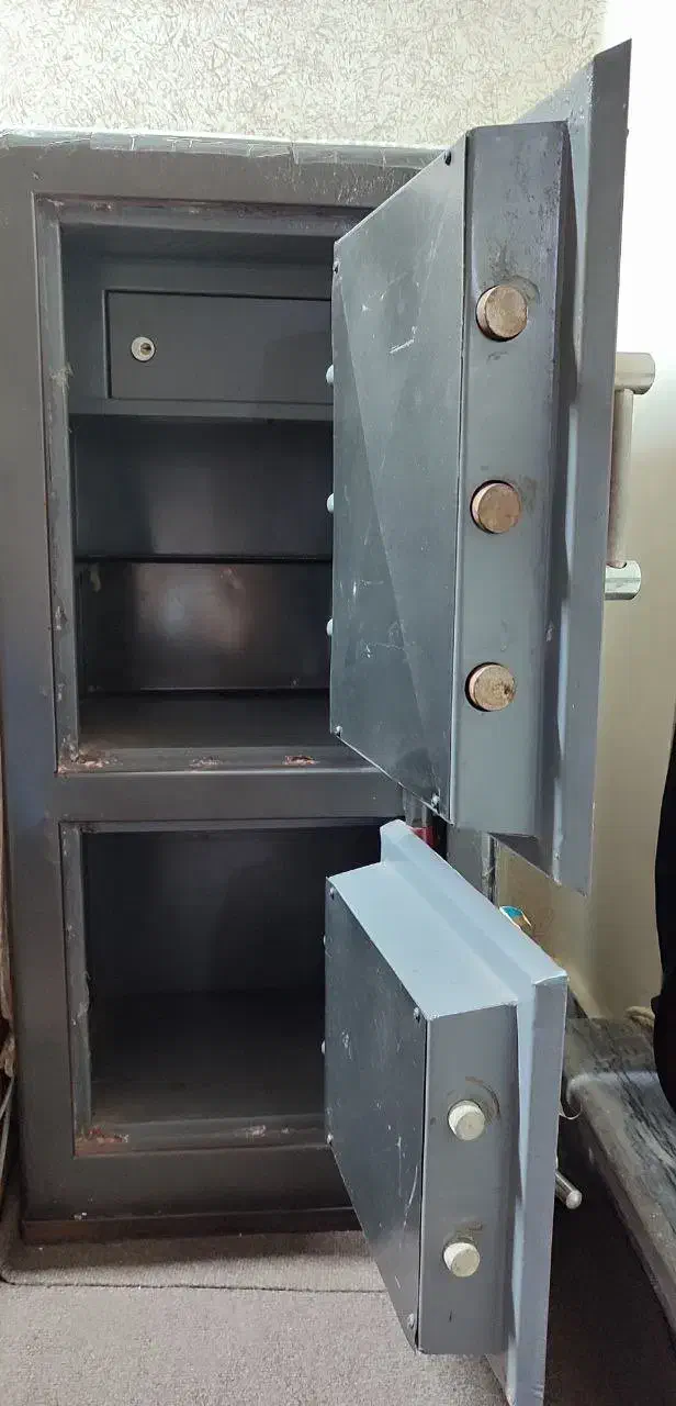 گاوصندوق|ابزارآلات|رشت, کوی جام جم|دیوار