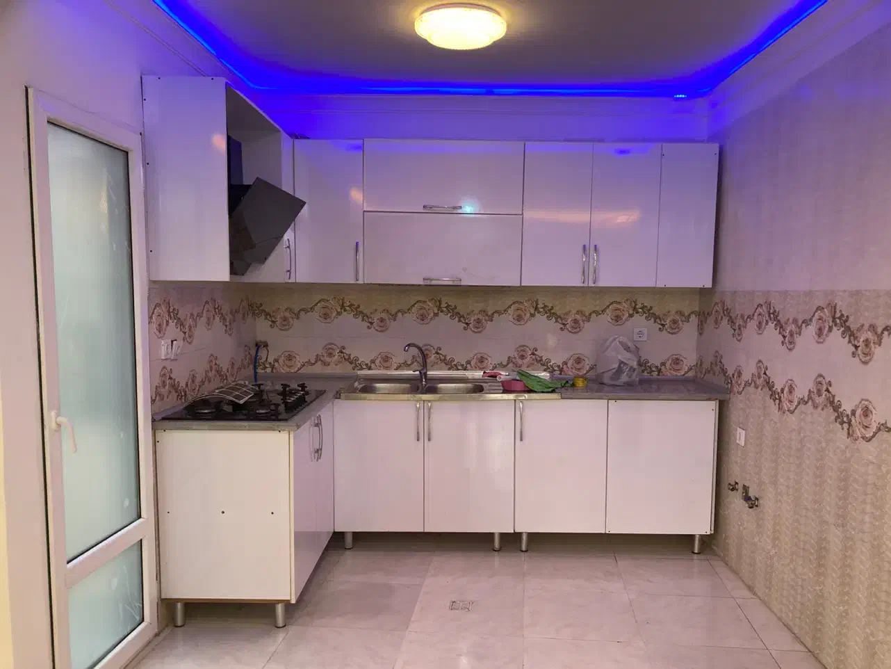 ۹۰ متـر نوساز فـول امکانات بدون یک ریال خرج|فروش آپارتمان|تنکابن, |دیوار