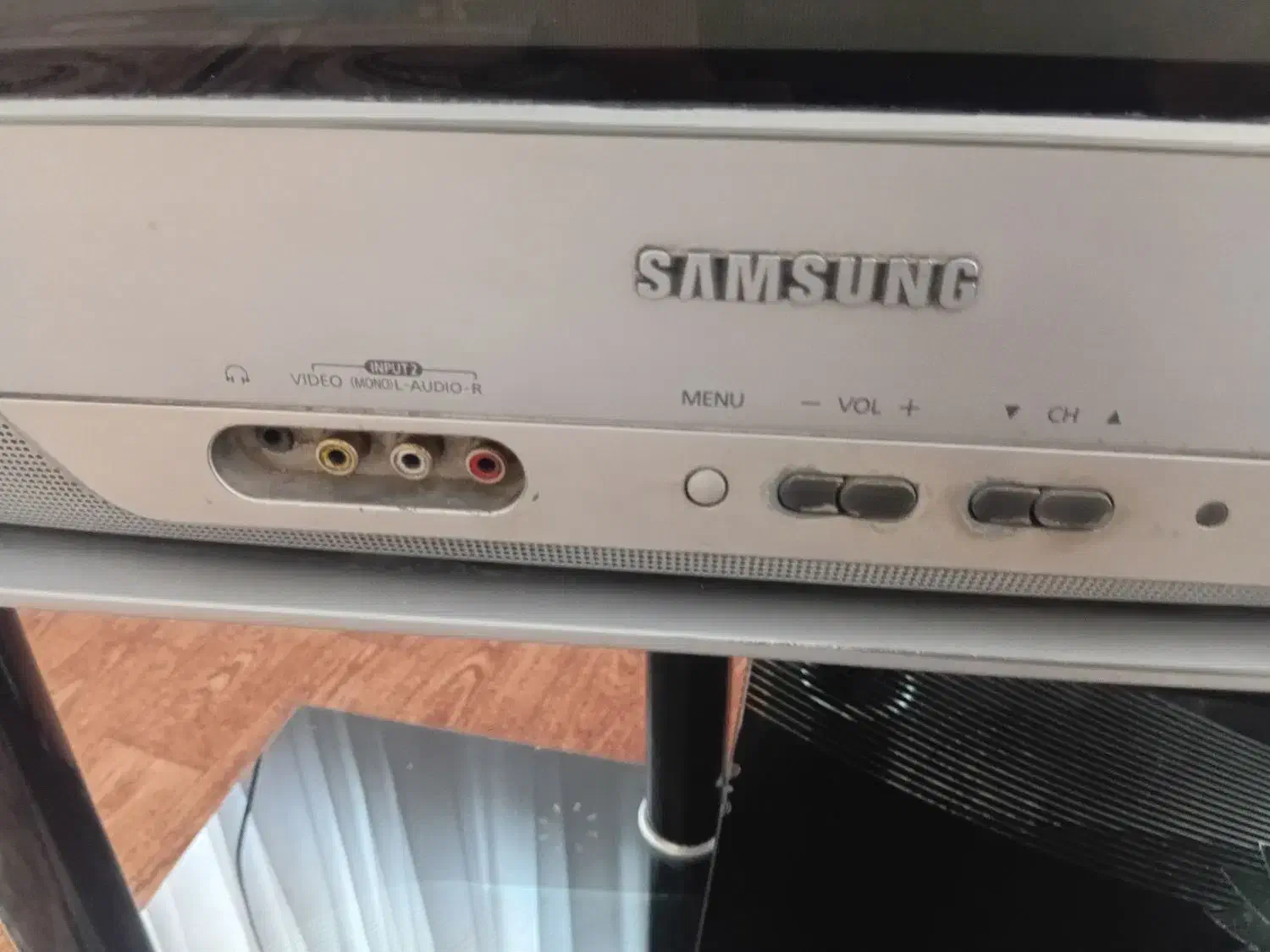 میز و تلویزیون سامسونگ|تلویزیون و پروژکتور|مریوان, |دیوار