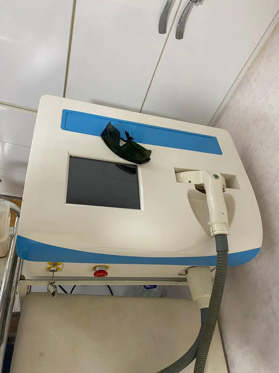 فروش دستگاه لیزر مو های زائد|آرایشگاه و سالنهای زیبایی|بوکان, |دیوار