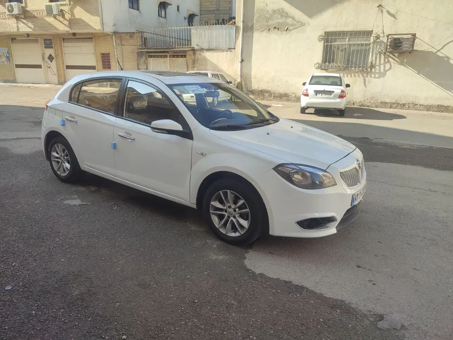 برلیانس 320 اتومات|خودرو سواری و وانت|رشت, استقامت ۱|دیوار