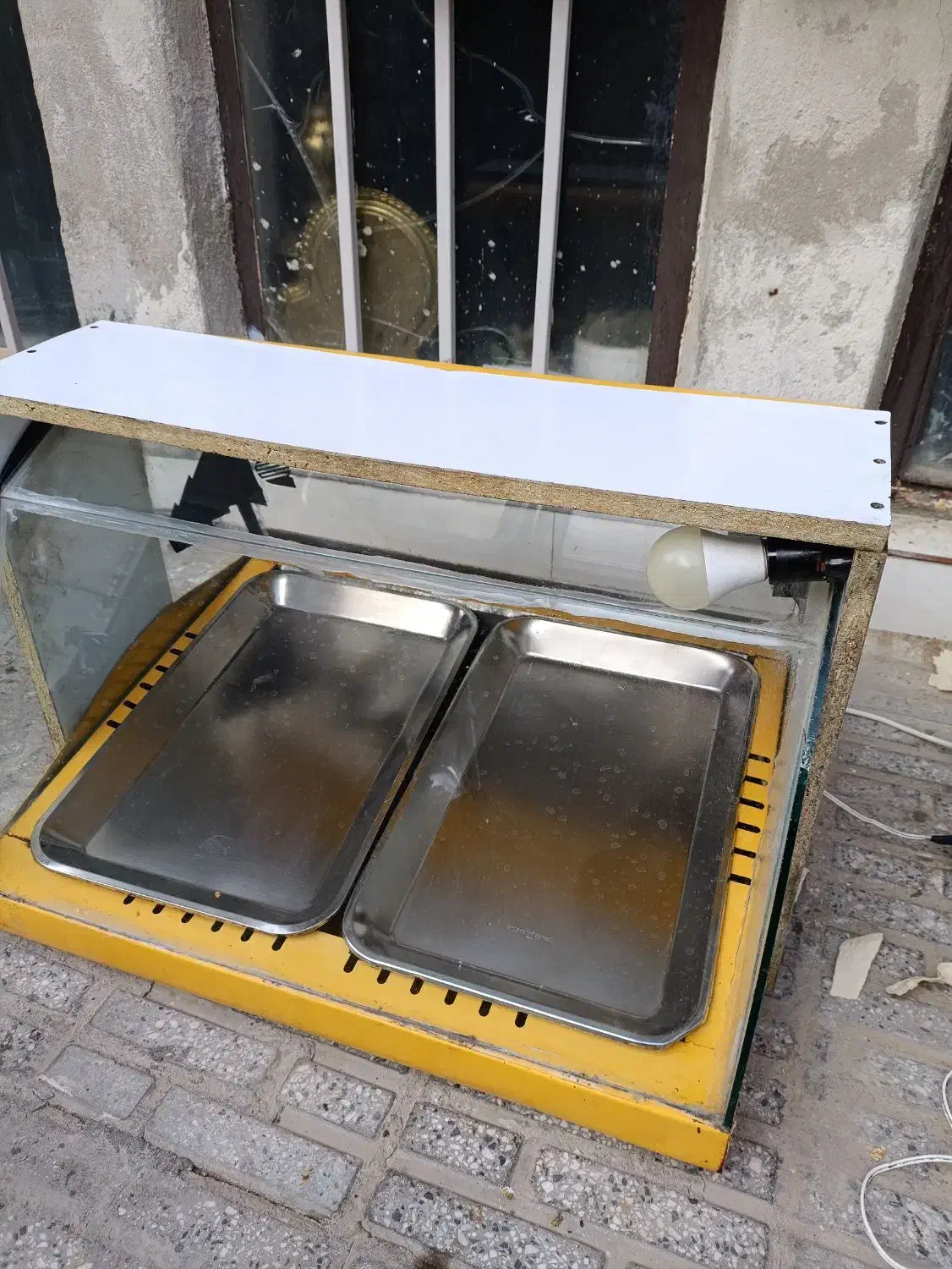 ویترین سالم ۲۵۰۰تومان|فروشگاه و مغازه|بروجرد, |دیوار