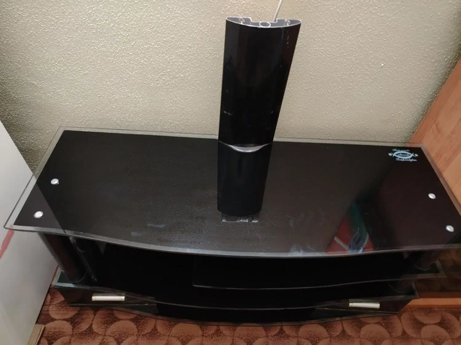 زیر تلویزیونی|میز تلویزیون|فولادشهر, مسکن مهر فولادشهر|دیوار