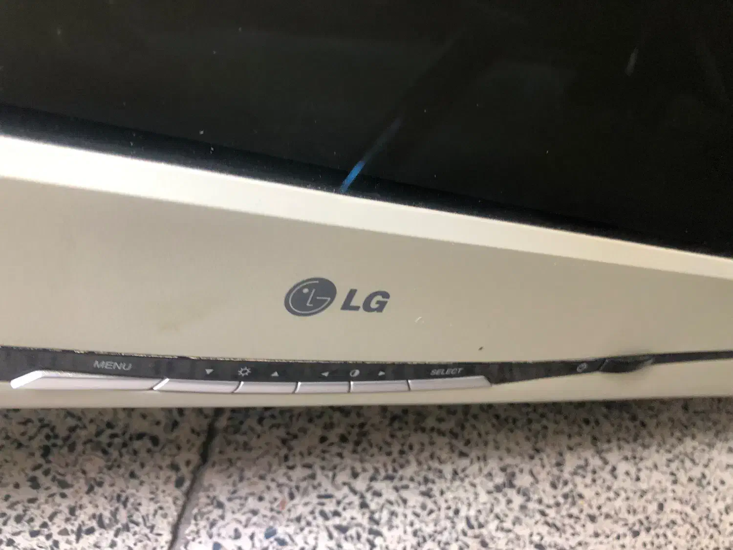 مانیتور کامپیوتر قدیمی الجی|قطعات و لوازم جانبی رایانه|میاندوآب, |دیوار