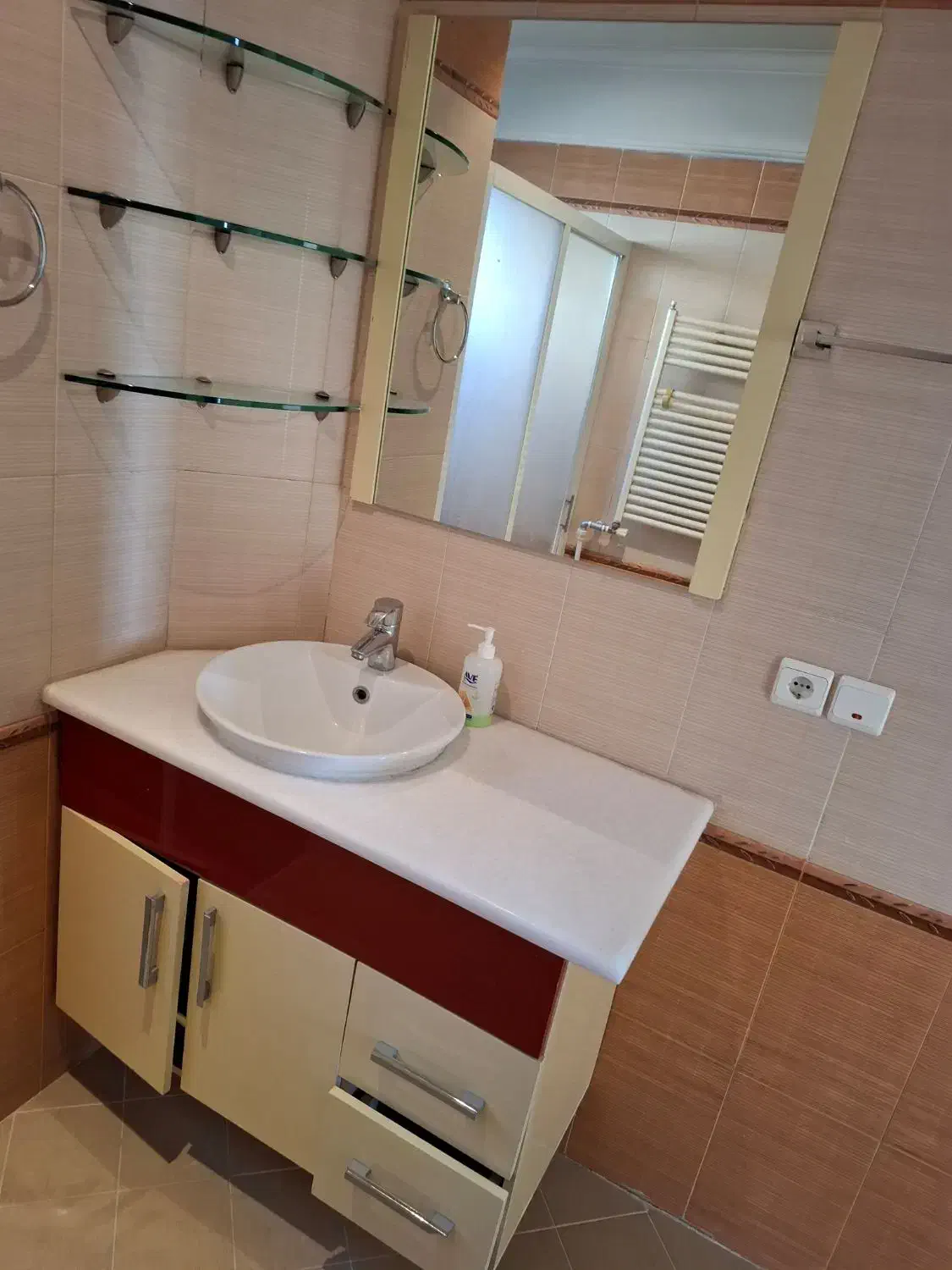 باکس و آیینه روشویی pvc|لوازم سرویس بهداشتی|تهران, جماران (نیاوران)|دیوار