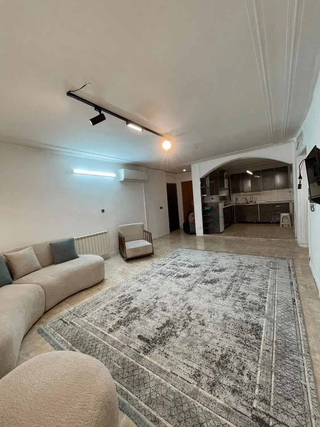 ۲ خوابه مبله آپارتمان دنا معالی آباد|اجارهٔ کوتاه‌مدت آپارتمان و سوئیت|شیراز, معالی‌آباد|دیوار