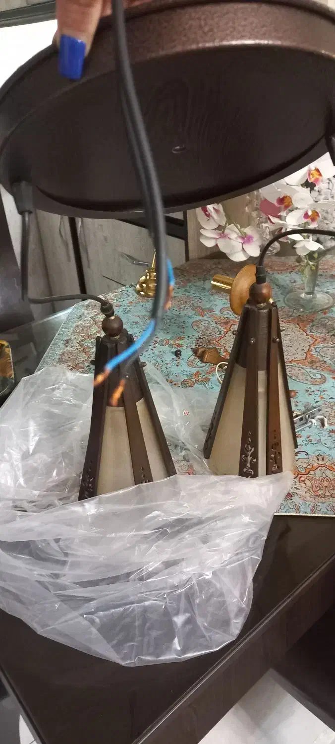 لوستر آویز اشپزخانه سقفی دارای ۲ آویز.کاملا سالم|لوستر و چراغ آویز|تهران, کن|دیوار