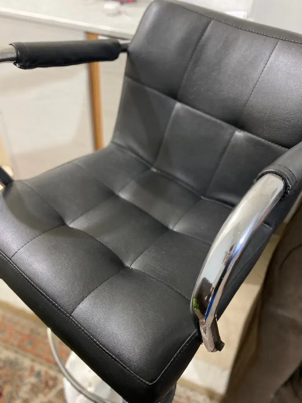 صندلی جک دار چرخشی.صندلی اصلاح.آرایشگری|آرایشگاه و سالن‌های زیبایی|کرمانشاه, |دیوار