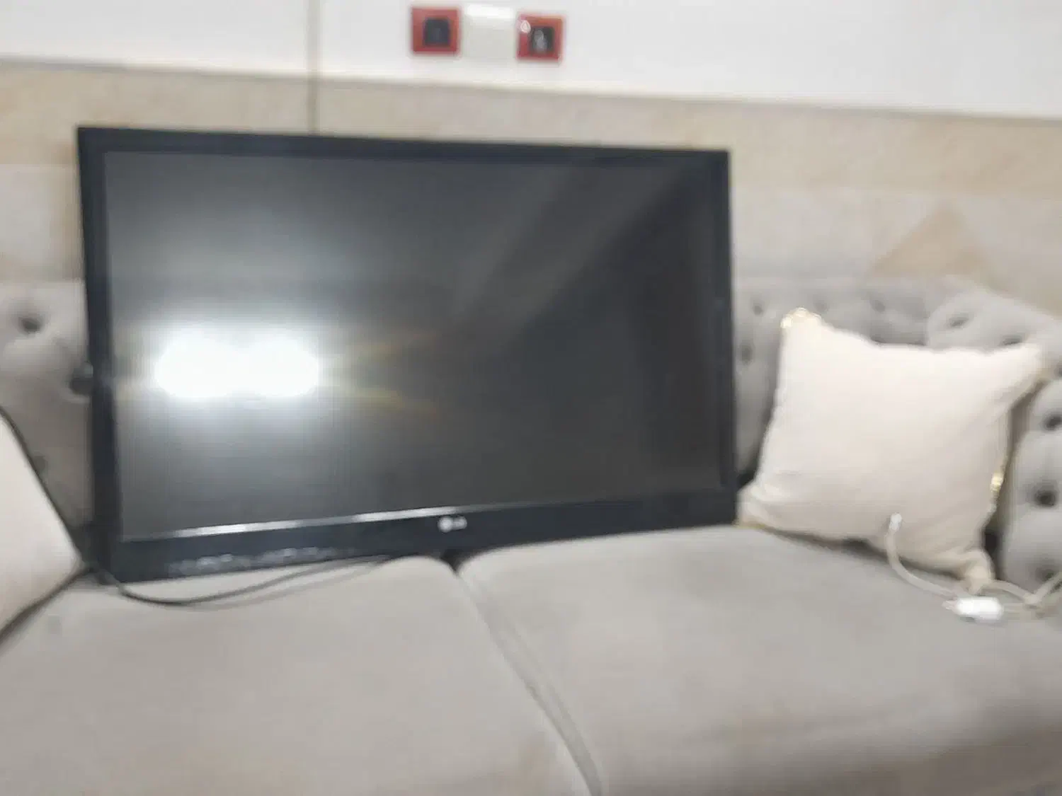 تلویزیون ال ای دی|تلویزیون و پروژکتور|قم, چهل درخت‎|دیوار