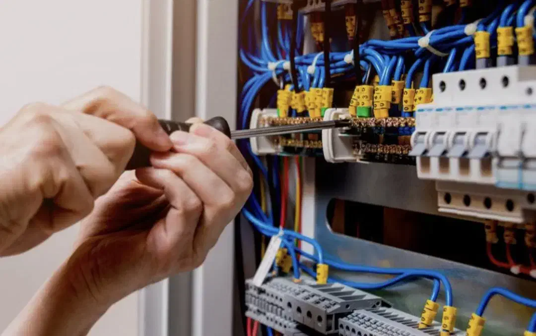 برقکاری و عیب یابی صفر تا صد ساختمان|خدمات پیشه و مهارت|بندرعباس, |دیوار