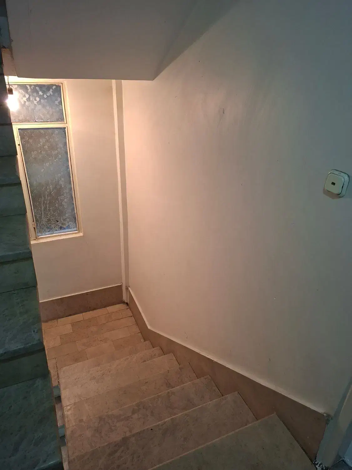 آپارتمان 60 متر نقاشی شده تمیز/تک واحد/گرگان/شایقی