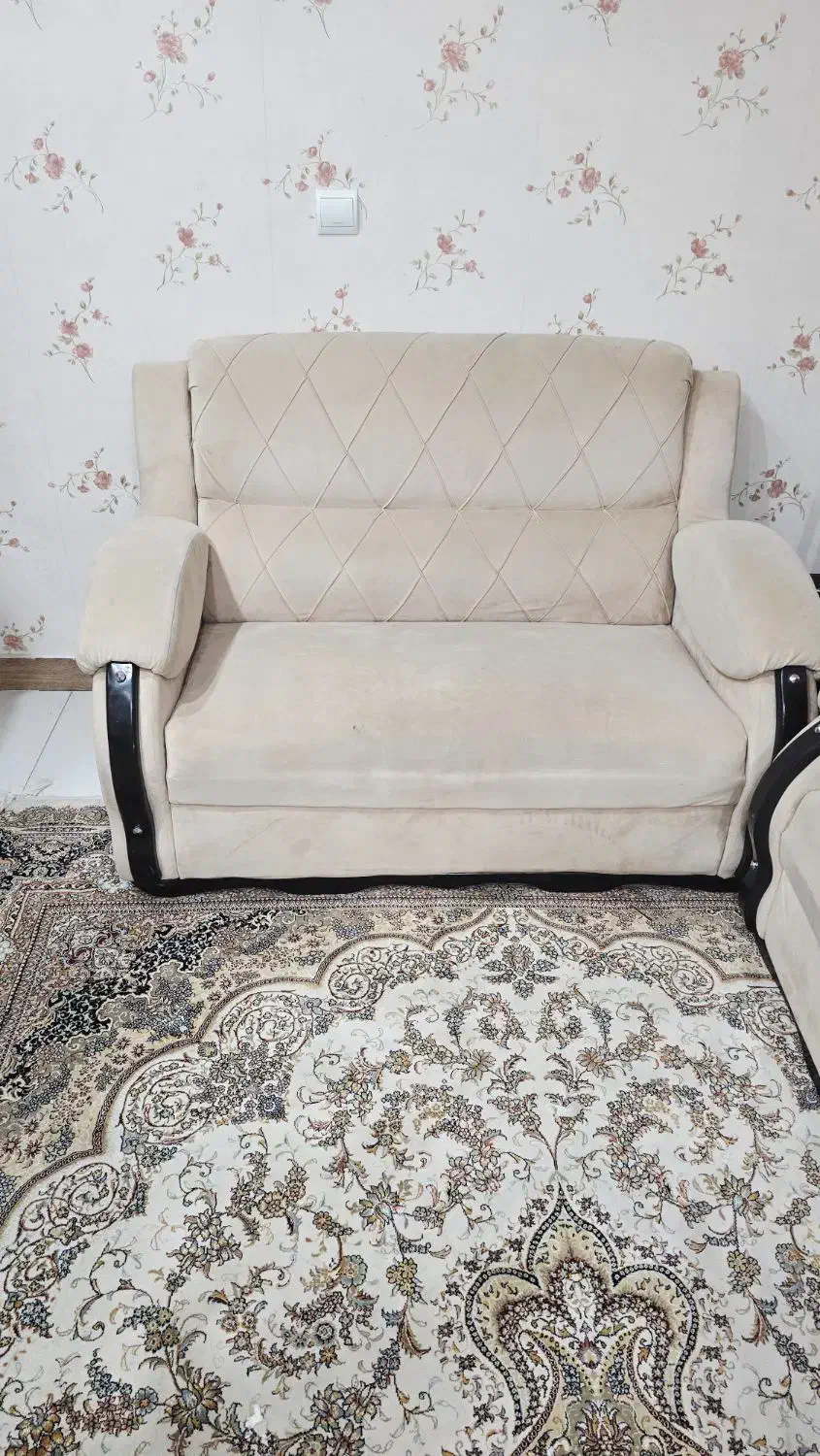 فروختن این دو تا مبل به دلیل کمبود جا|مبلمان خانگی و میز عسلی|شهریار, شهرک وائین|دیوار