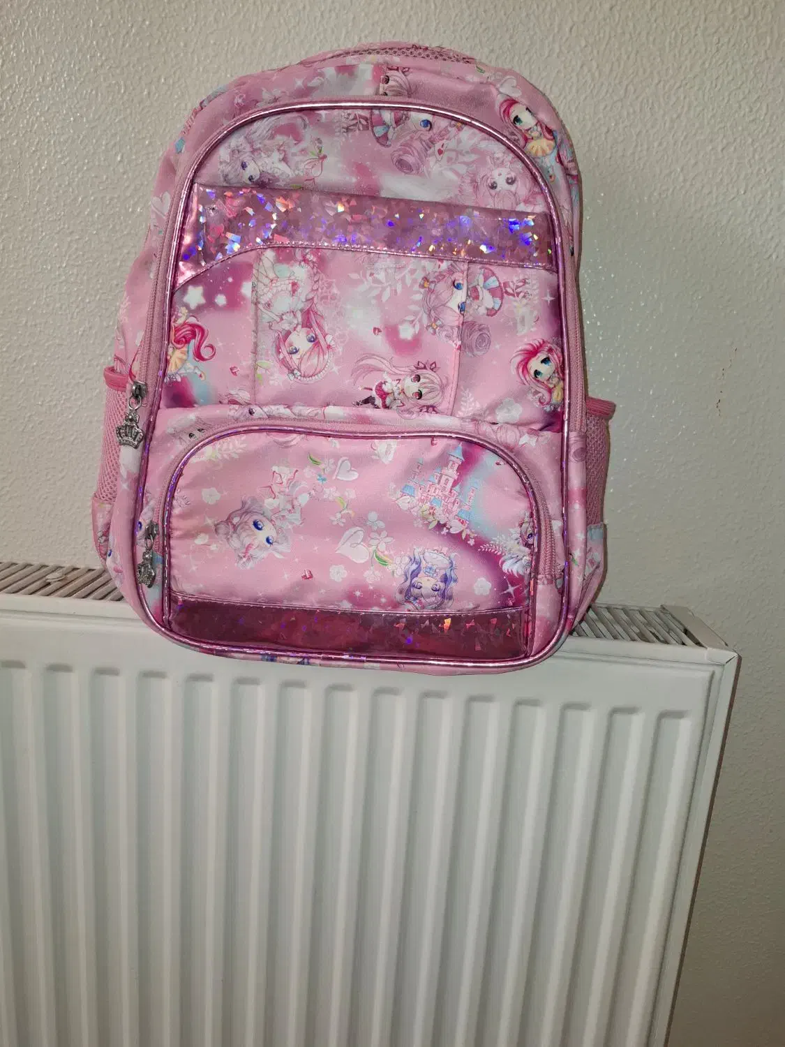 کیف مدرسه اولی|کیف، کفش، کمربند|شاهین‌شهر, حافظ جنوبی|دیوار