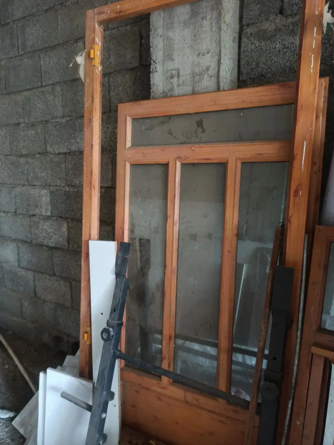 در المنیومی با دو عدد پنجره 015در150|مصالح و تجهیزات ساختمان|پرهسر, |دیوار