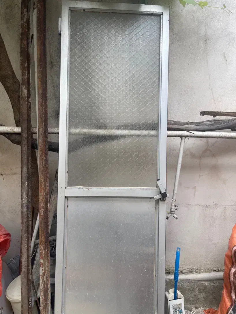 فرش و بقیه وسایل همه باهم هفت تومن|پشتی|آستانه اشرفیه, |دیوار