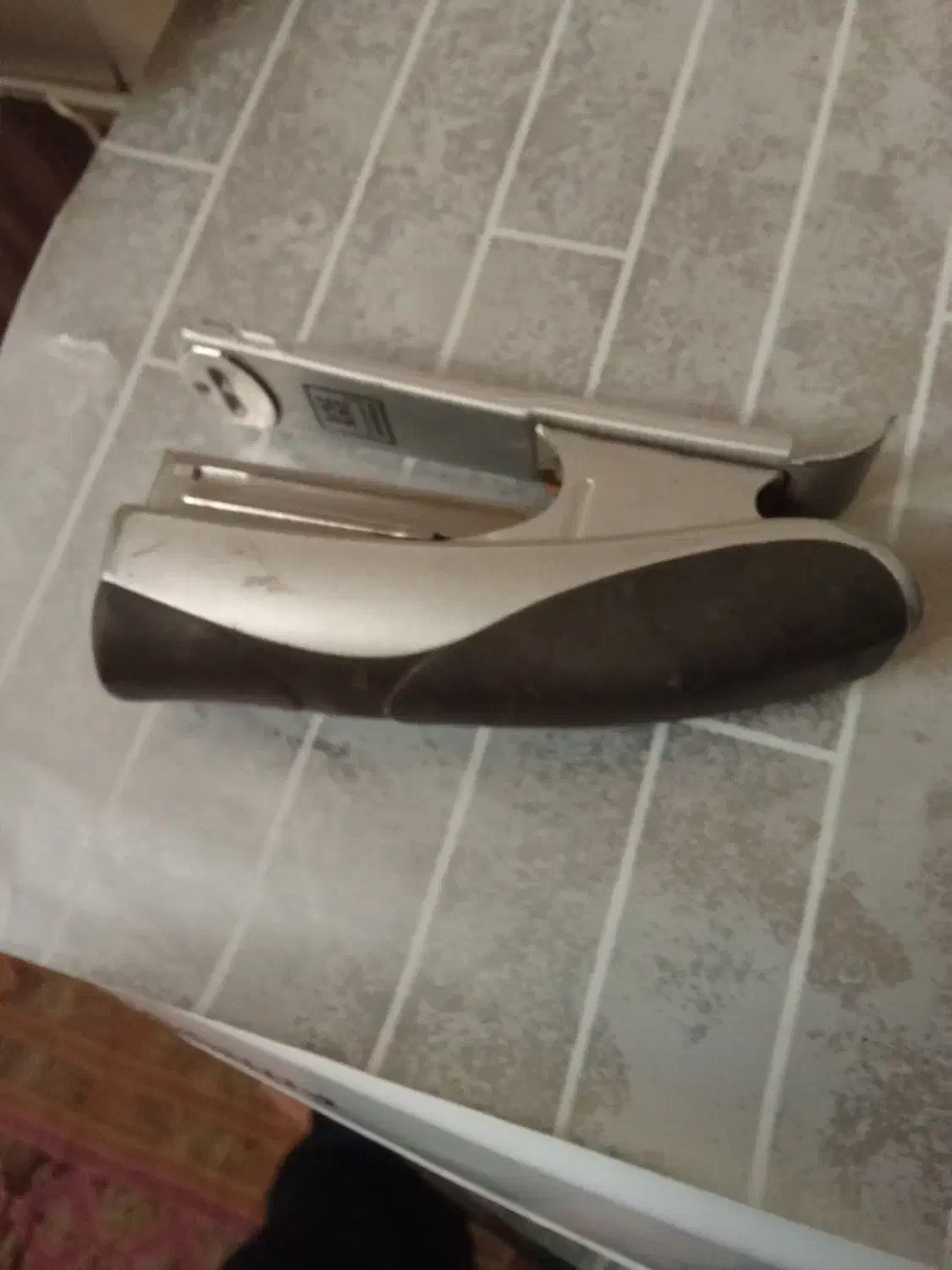 منگنه|لوازم التحریر|اقبالیه, |دیوار