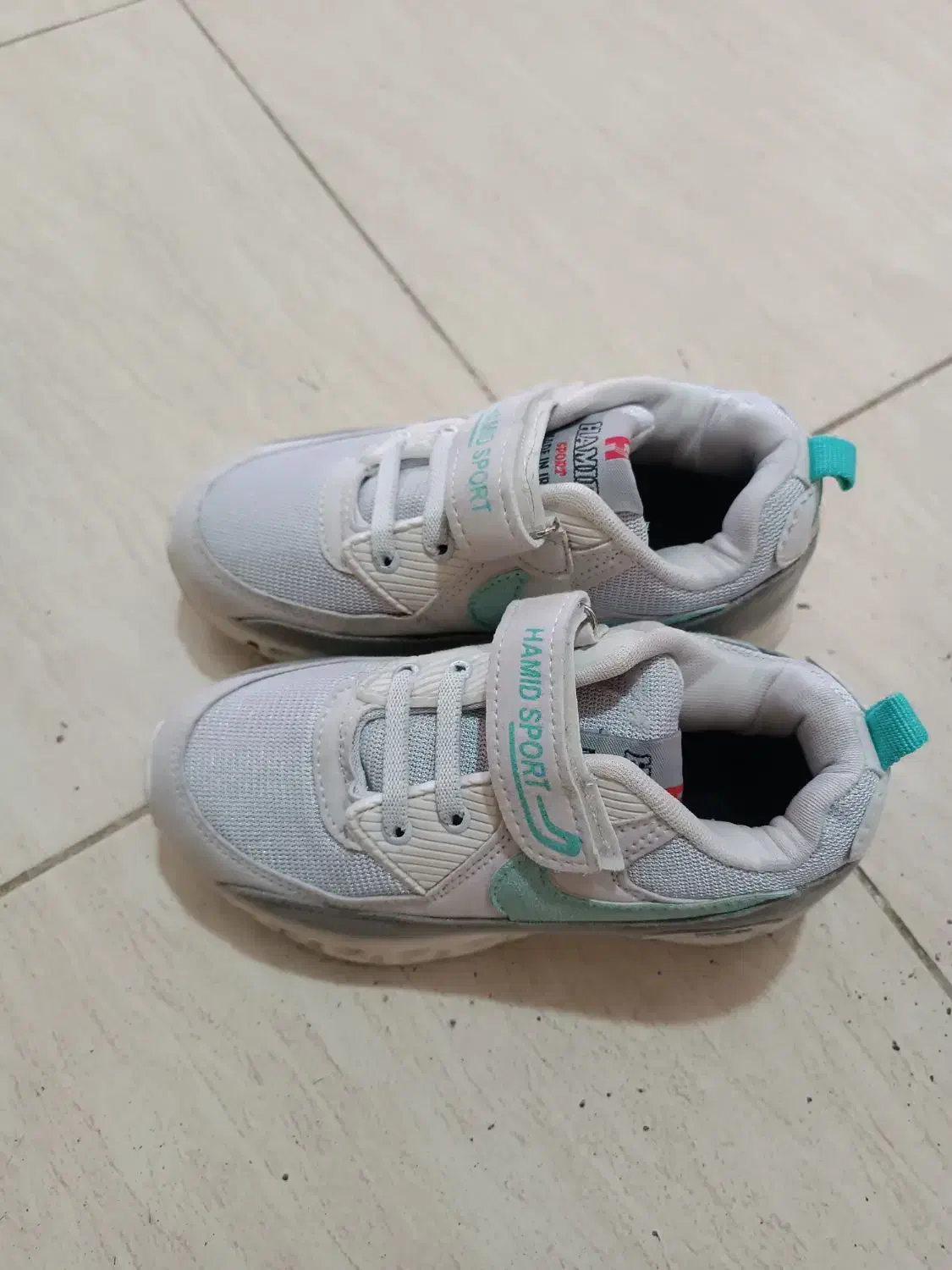 سه جفت کفش بچه گانه سایز۳۲و۳۳قیمت۱۵۰۰|کیف، کفش، کمربند|صدرا-فارس, باغشهر گلبهار صدرا|دیوار