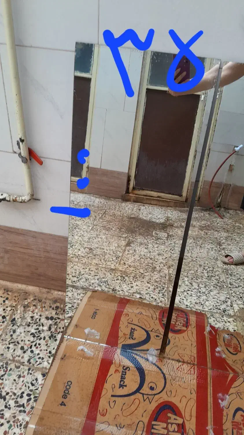 آینه شفاف سالم وتمیز|آینه|خرم‌آباد, |دیوار