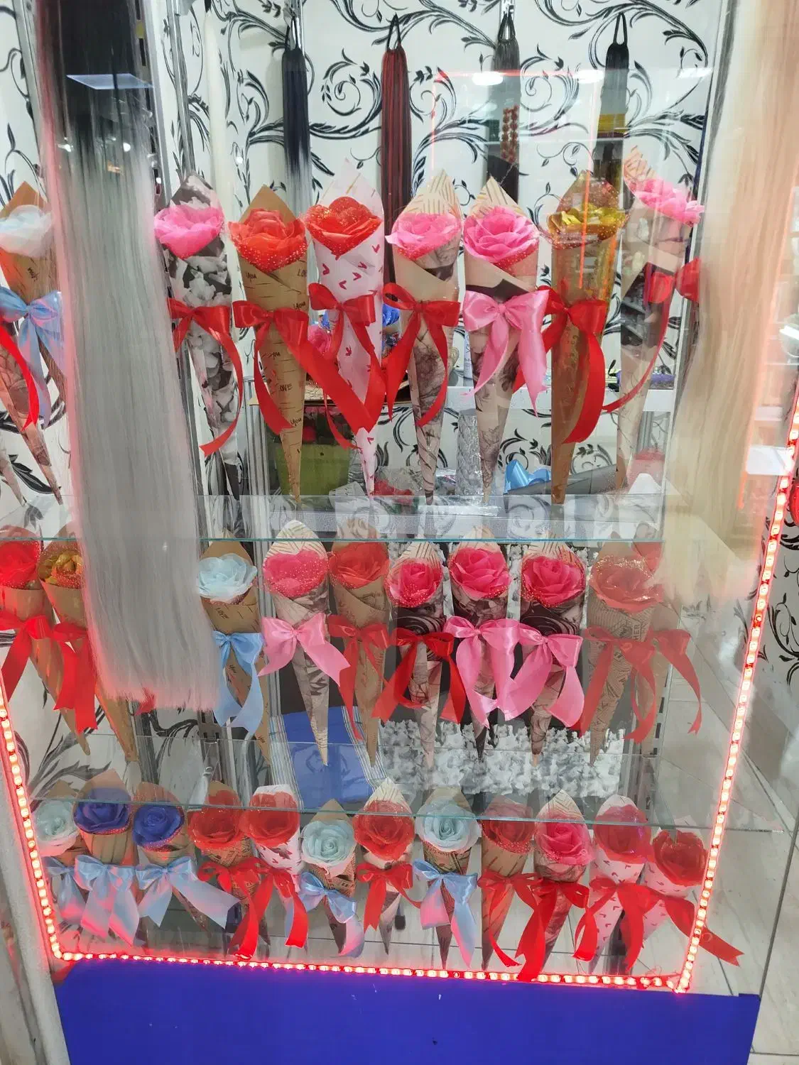 گل ولنتاین|گل مصنوعی|مراغه, |دیوار