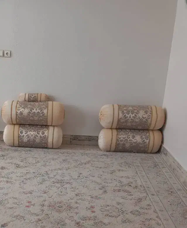 بالشت|رختخواب، بالش، پتو|شاهین‌شهر, گرگاب|دیوار