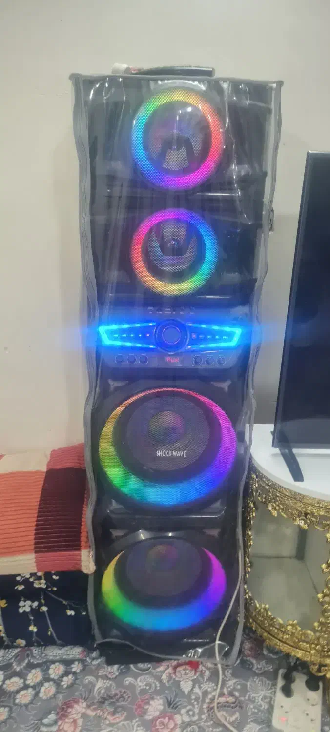 یک جفت اسپیکر بسیار زیبا و شیک بهترین مارک|سیستم صوتی خانگی|مشهد, شهید معقول|دیوار