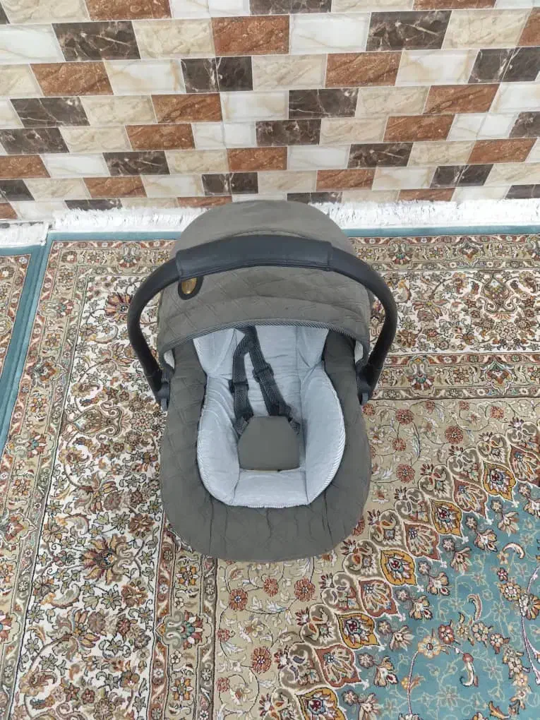 فروش ۱عدد گهواره و ۱عدد کریر|تخت و صندلی بچه|بوکان, |دیوار