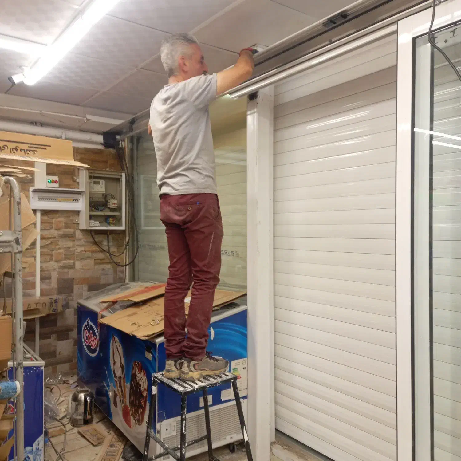 کرکره برقی.نقد واقساط.|خدمات پیشه و مهارت|قروه, |دیوار