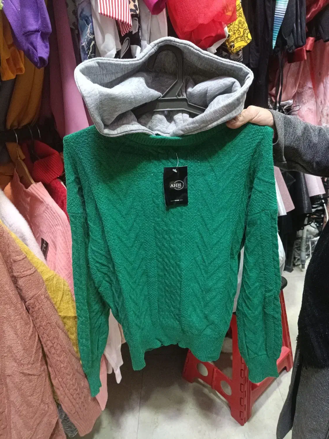 بافت با کیفیت و گرم بالا|لباس|اسلام‌‌آباد غرب, |دیوار