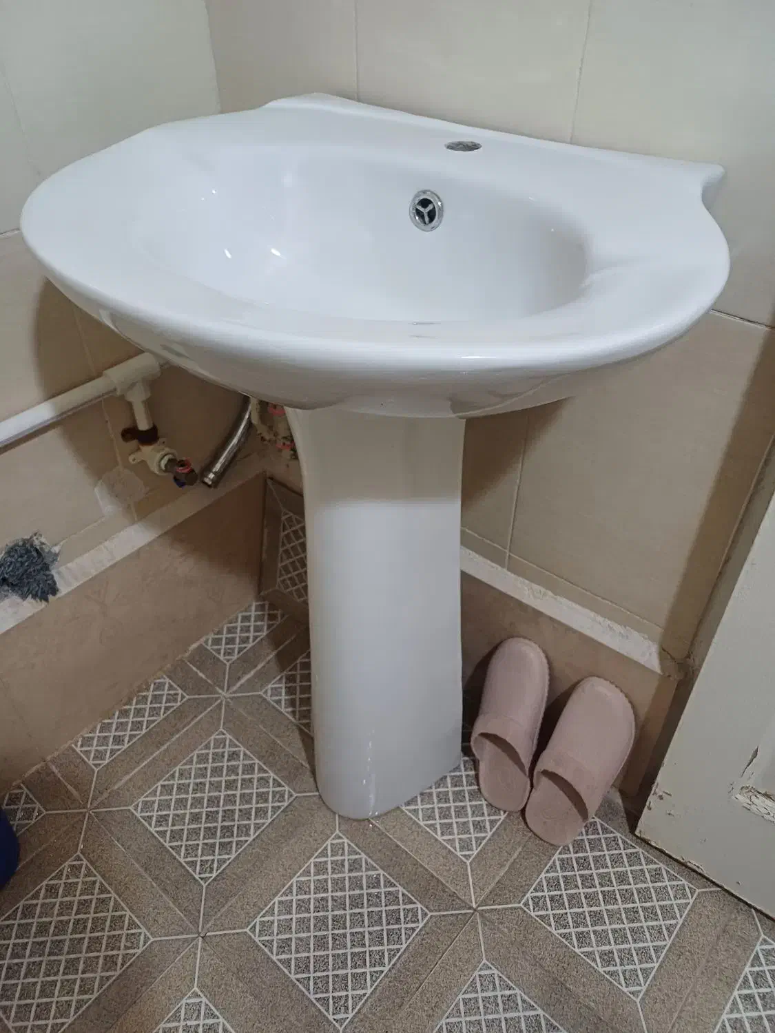 روشویی وپایه سالم سالم|لوازم سرویس بهداشتی|همدان, |دیوار