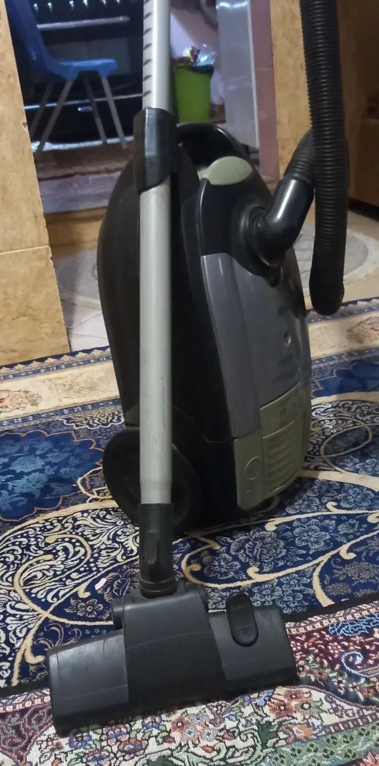 جاروبرقی  ال جی ۱۹۰۰|جاروبرقی، جارو شارژی، بخارشو|سیرجان, |دیوار