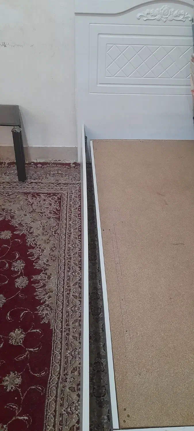 تخت‌مبران‌سفید|تخت و سرویس خواب|رشت, حمیدیان|دیوار