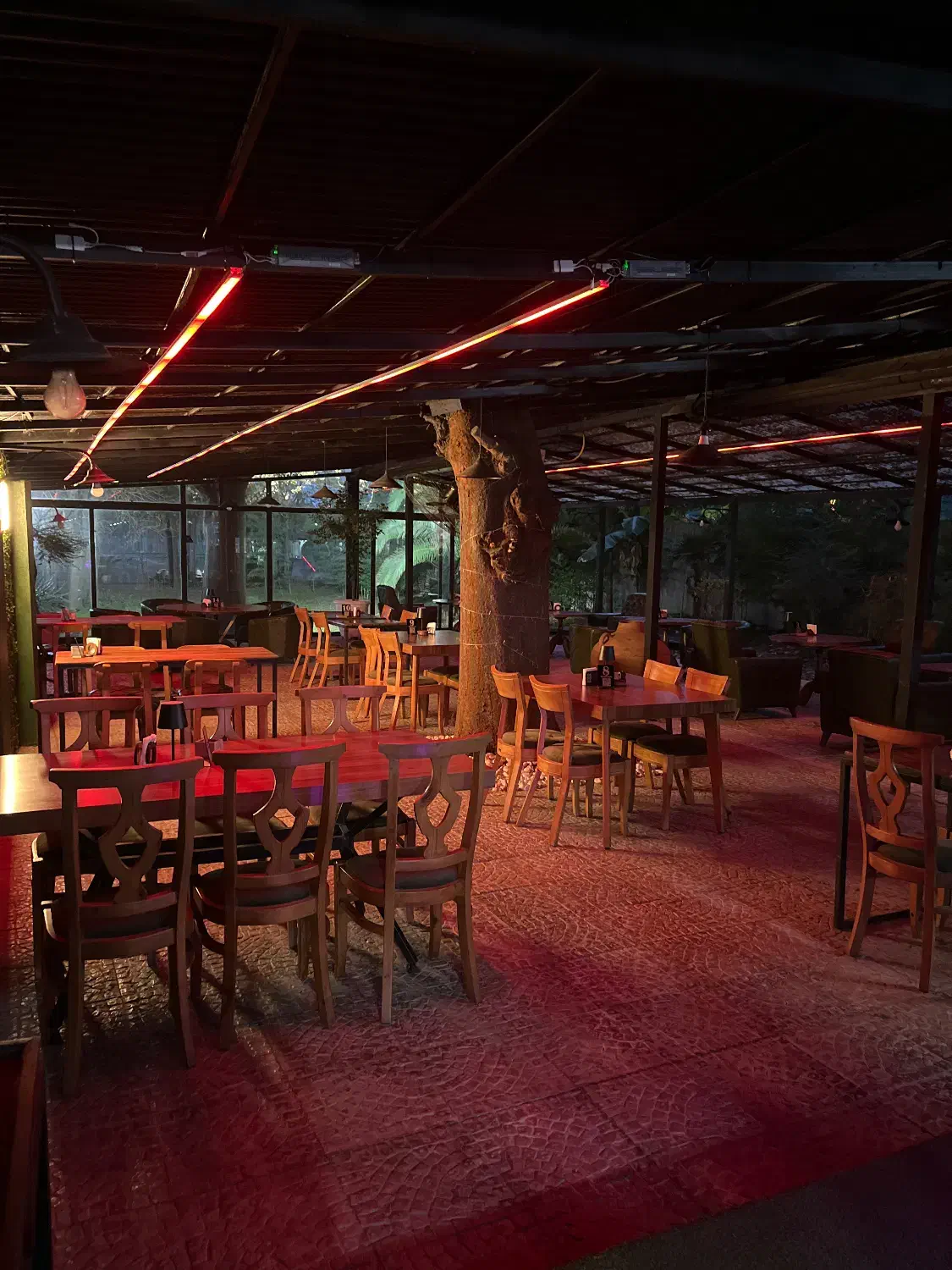 جذب باریستا-سالندار-نیروی اشپزخانه-نیروی خدماتی|استخدام خدمات فروشگاه و رستوران|بندر انزلی, پیل علی باغ|دیوار