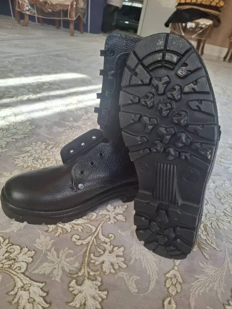 پوتین مردانه و بوت زنانه|کیف، کفش، کمربند|الیگودرز, |دیوار