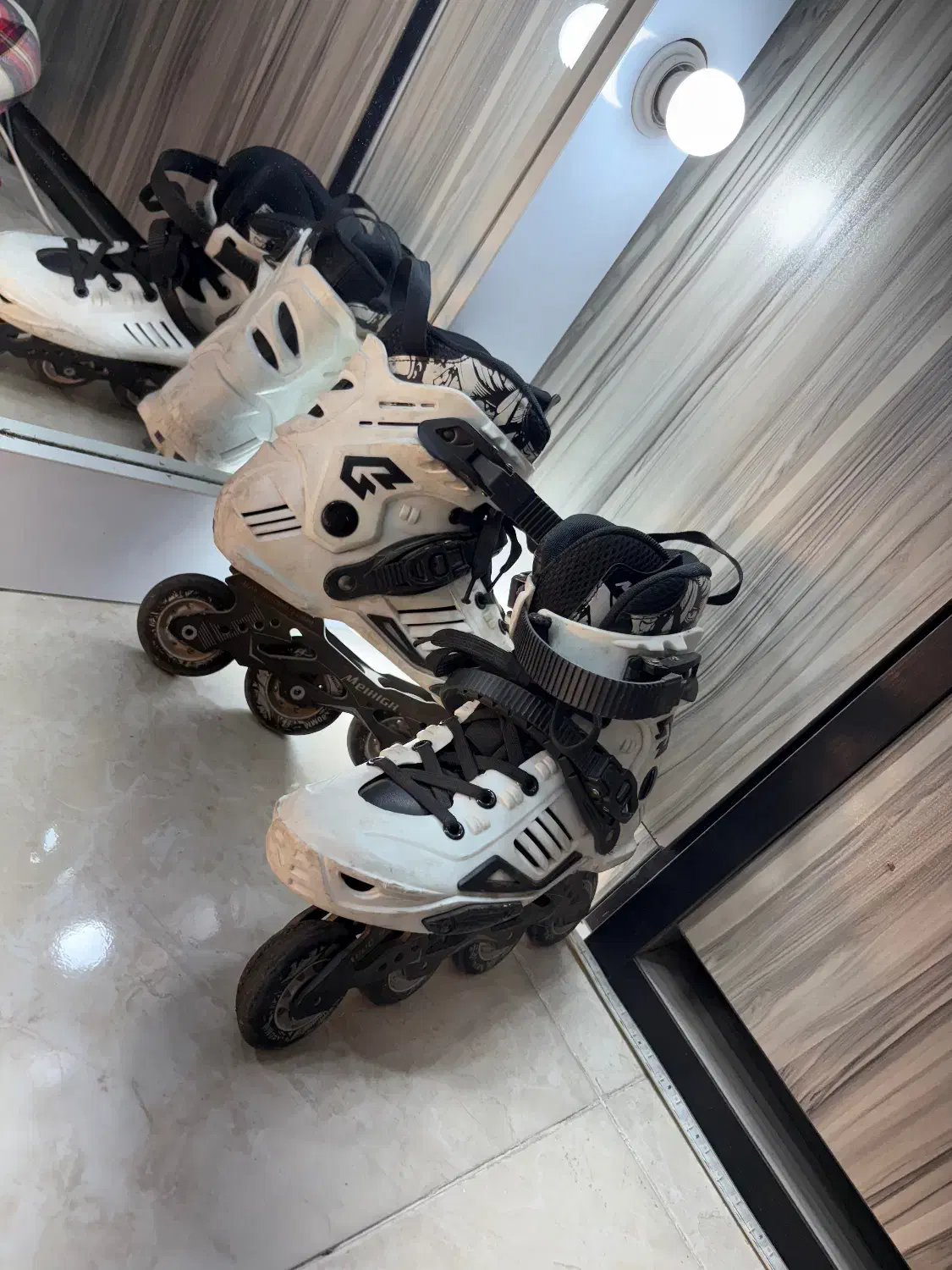 اسکیت|دوچرخه، اسکیت، اسکوتر|اندیشه, اندیشه فاز ۱|دیوار