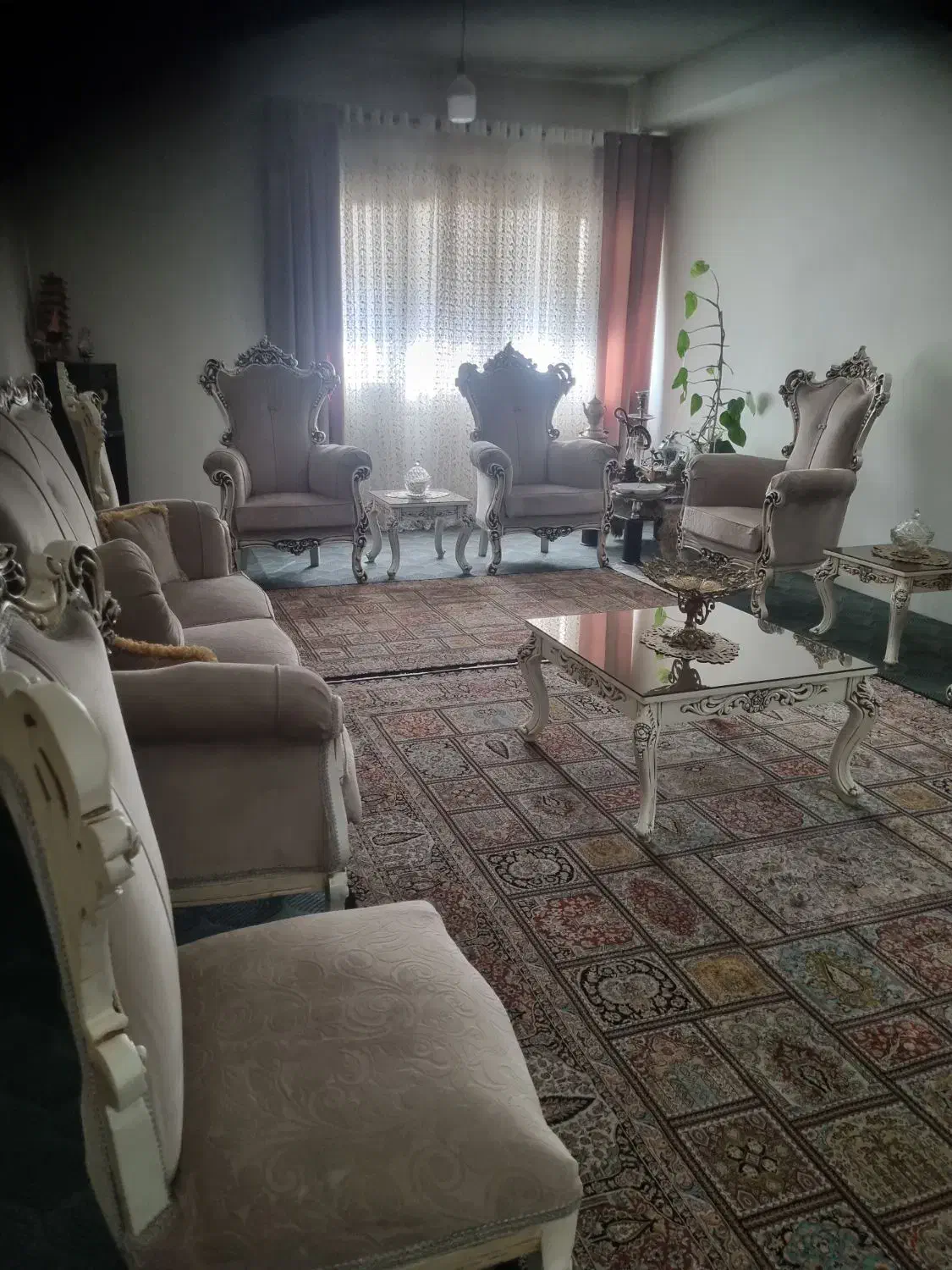 مبل کلاسیک|مبلمان خانگی و میز عسلی|رباط‌کریم, شهرک درخشان|دیوار