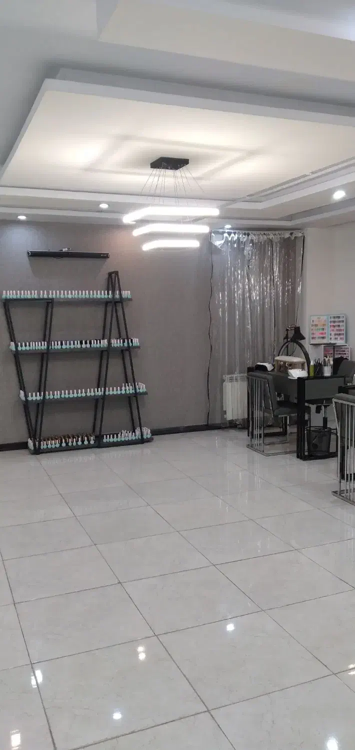 ناخنکار|اجارهٔ دفتر کار، اتاق اداری، مطب|تهران, باشگاه نفت|دیوار