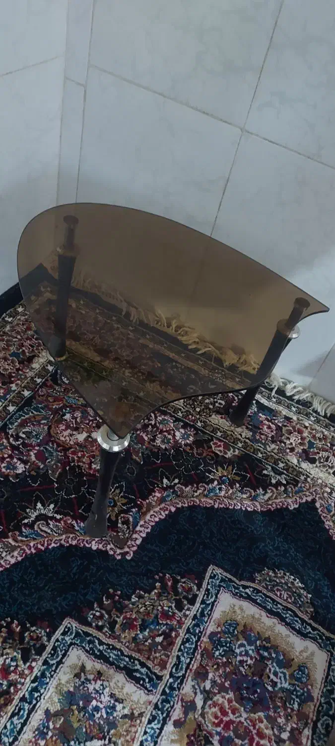 یک عدد میز|مبلمان خانگی و میز عسلی|زابل, |دیوار