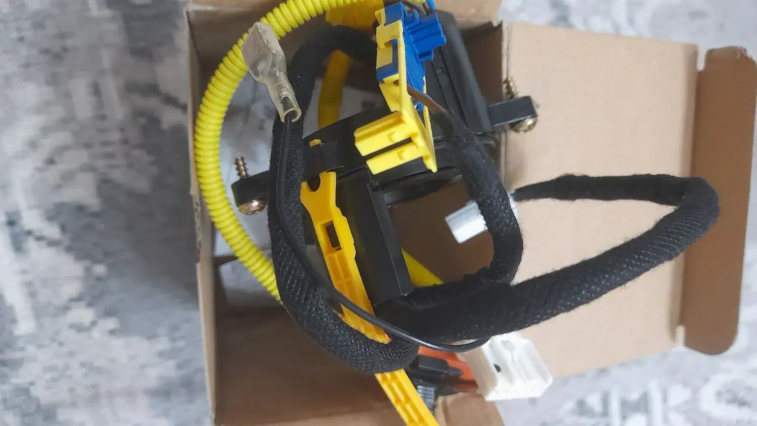 سوئیچ چرخشی ایربگ (نوار بوق) نوار ساعتی اچ سی کراس|قطعات یدکی و لوازم جانبی|تهران, تهرانسر مرکزی|دیوار