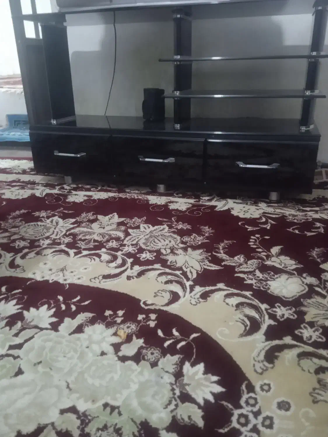 میز تلویزیون|میز تلویزیون|میانه, |دیوار